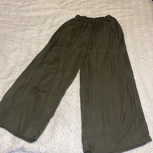 American Eagle wide legged pants